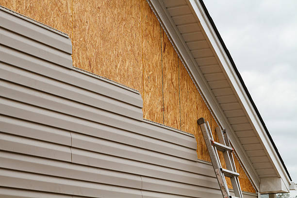 Professional Fiber Cement Siding technician working in Glen Richey, PA